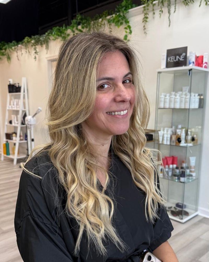Wash, Cut & Blow-Dry